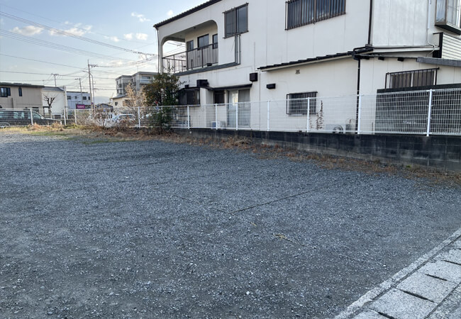 駐車場（砂利駐車場10台）